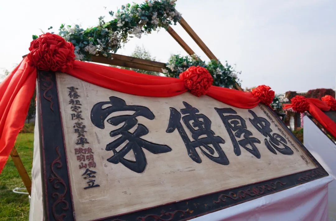 金婚遇重阳丨葫芦古镇与你配合见证半个世纪的恋爱_永信贵宾会217动态_辽宁永信贵宾会217控股集团